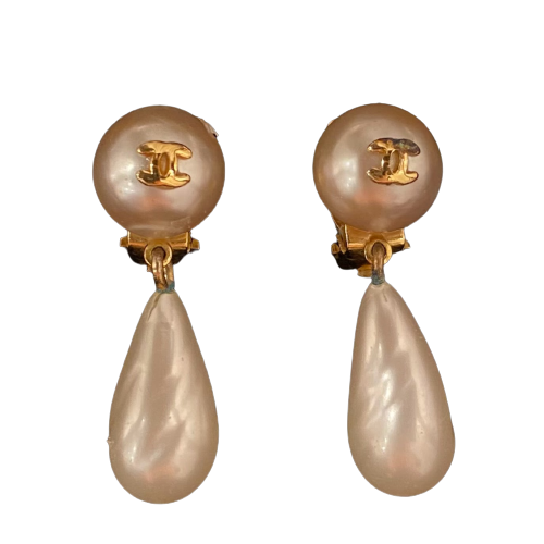 CHANELイヤリングパールゴールド CHANELイヤリングパールゴールド