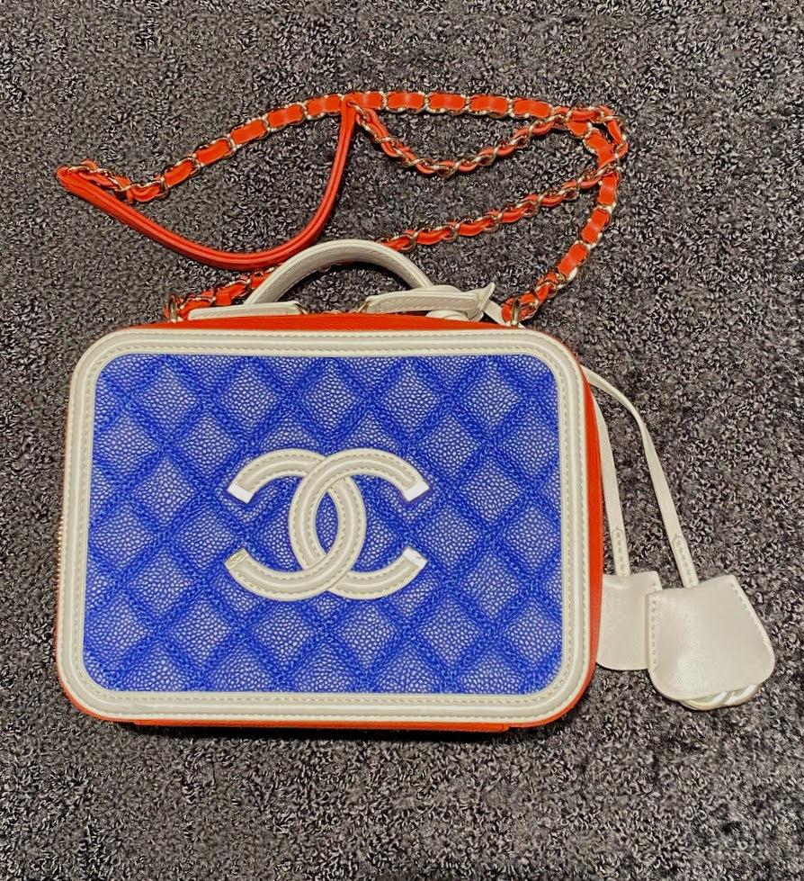 大人気COCOマークチェーン【CHANEL】バニティバッグ ショルダー CHANEL(シャネル) マトラッセ ココマーク バニティ チェーン
