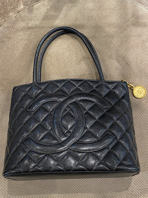 商品説明必読CHANEL♡キャビアスキン　ボーリングトートバッグ CHANEL キャビアスキントートバッグ – co&co