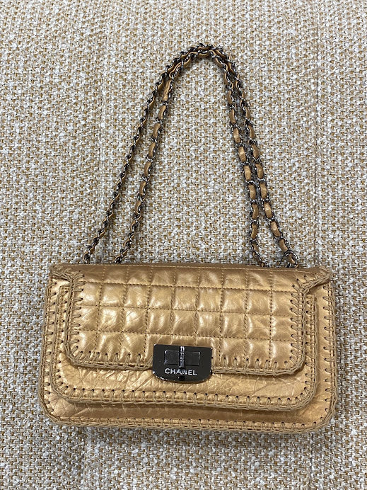 CHANEL ゴールドチェーンショルダーバッグ – co&co