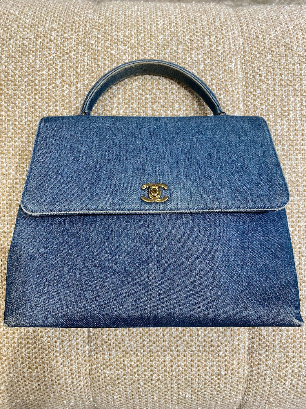 CHANEL ブルーデニムハンドルクリー30バック – co&co