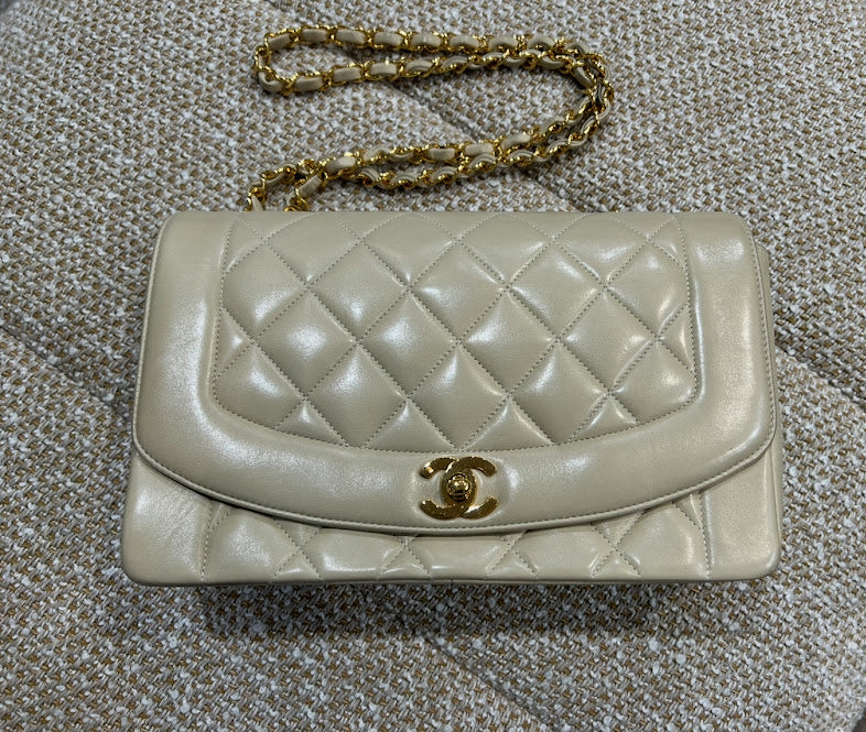 CHANEL ダイアナ22 マトラッセ チェーンショルダーバッグ – co&co