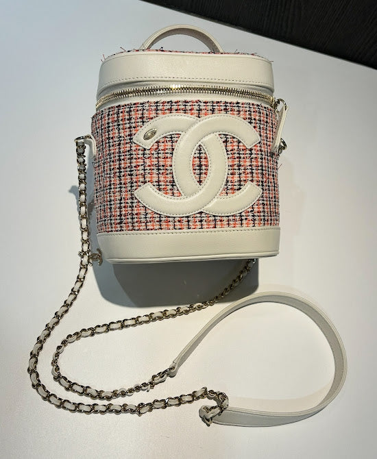 CHANEL クルーズラインバニティチェーンショルダーバッグ – co&co
