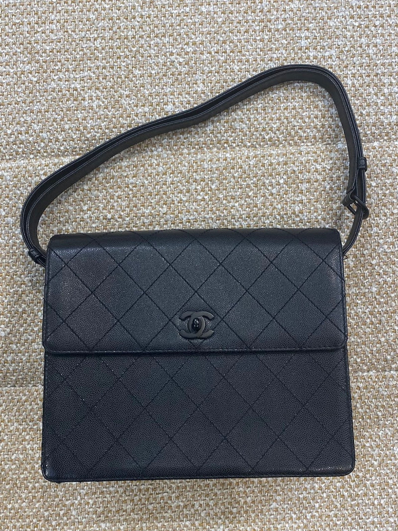 CHANEL マトラッセ キャビアスキン ビコローレ バック