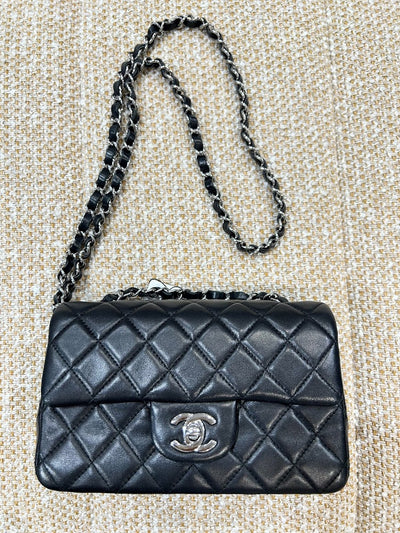 CHANEL シャネル バッグ ラージボストンバッグ/黒/6番台 – co&co