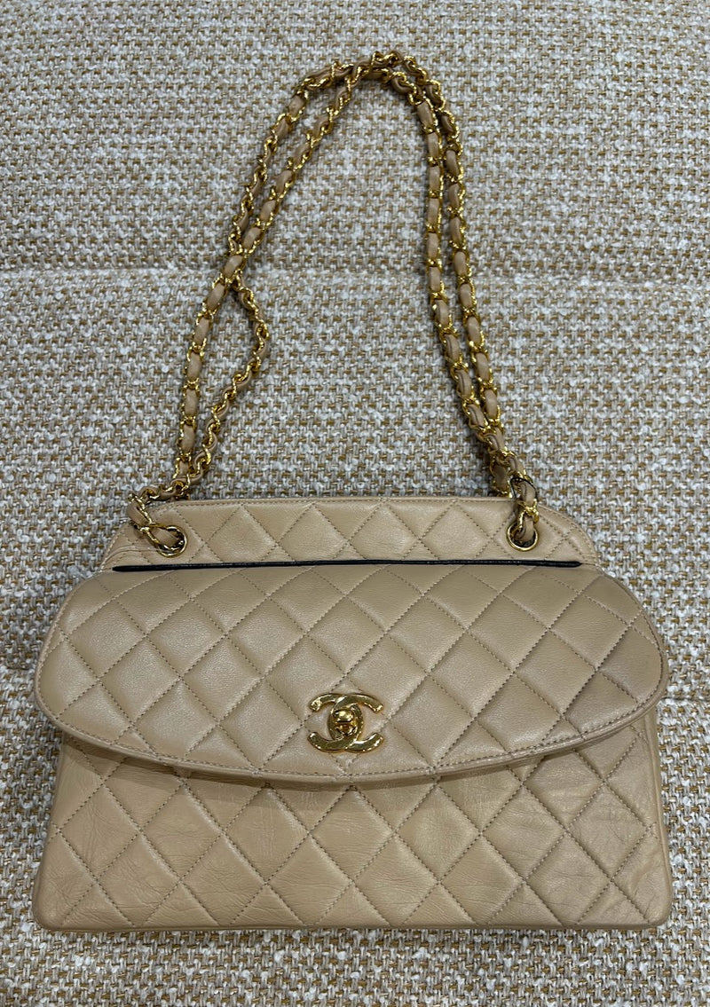 CHANEL ショルダーバッグ ラムスキンベージュ