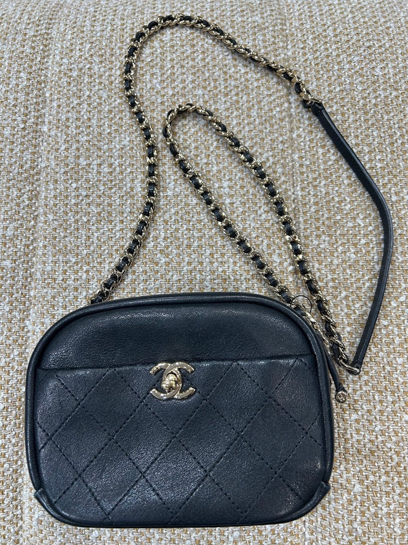 CHANEL チューンショルダーバック