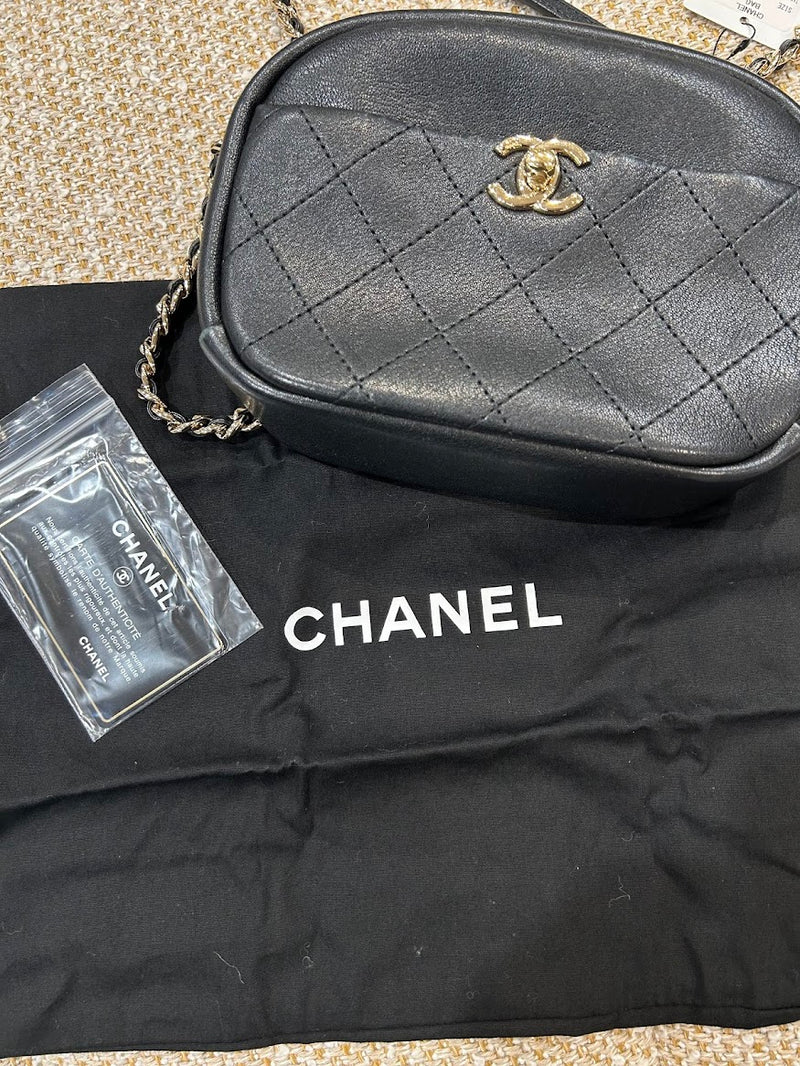 CHANEL チューンショルダーバック