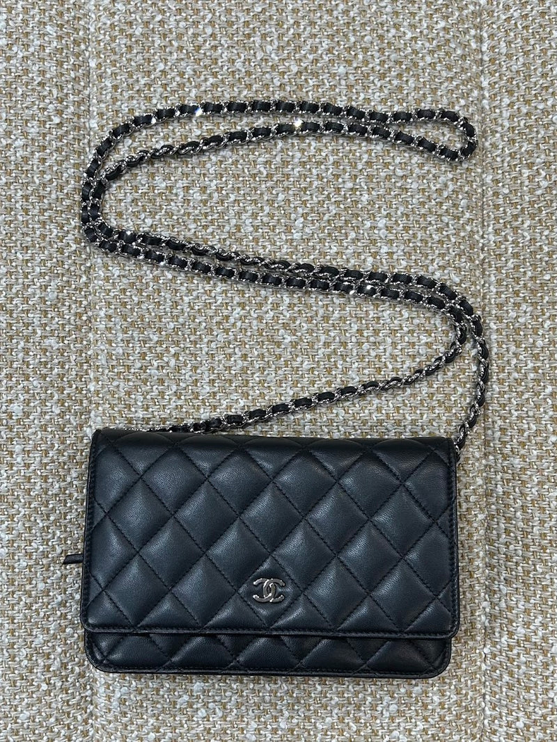CHANEL チェーンウォレット