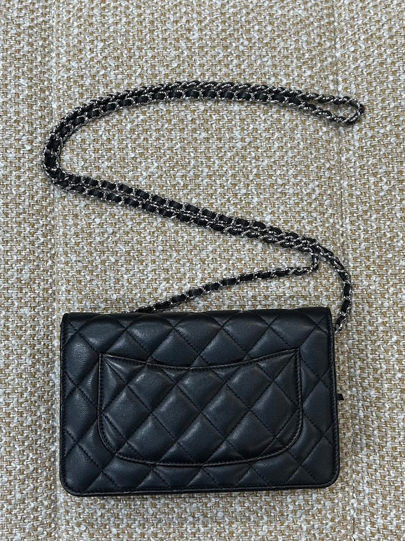 CHANEL チェーンウォレット