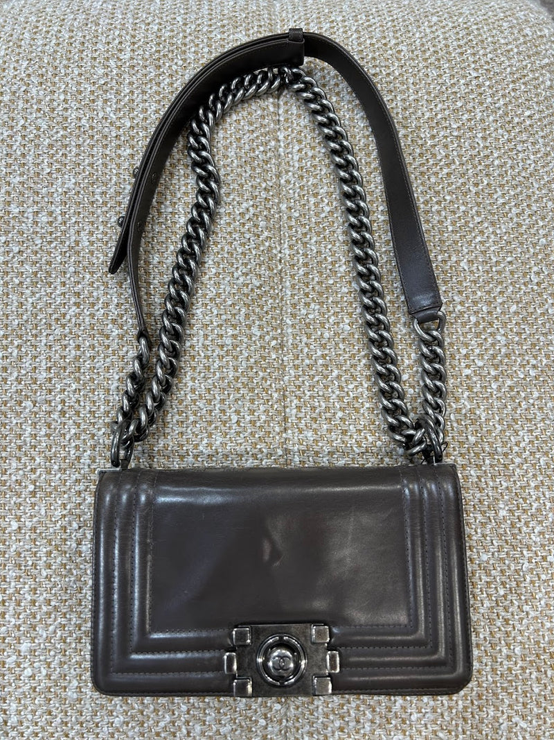 CHANEL ボーイチェーンショルダーバッグ
