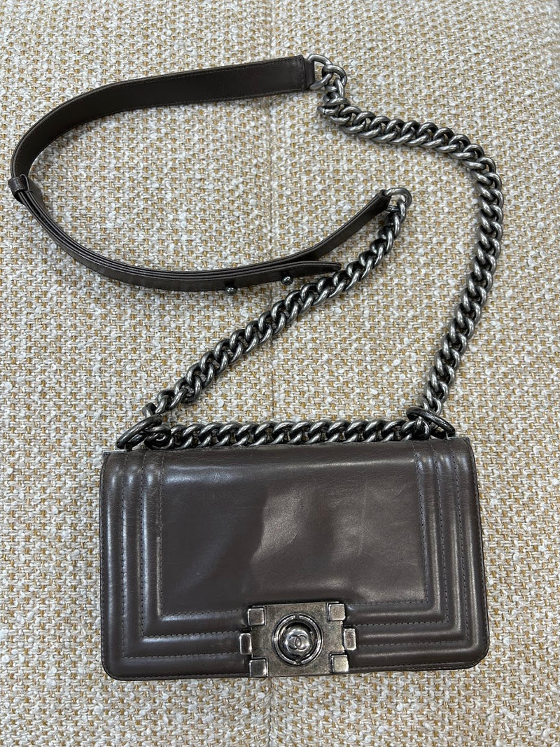 CHANEL ボーイチェーンショルダーバッグ