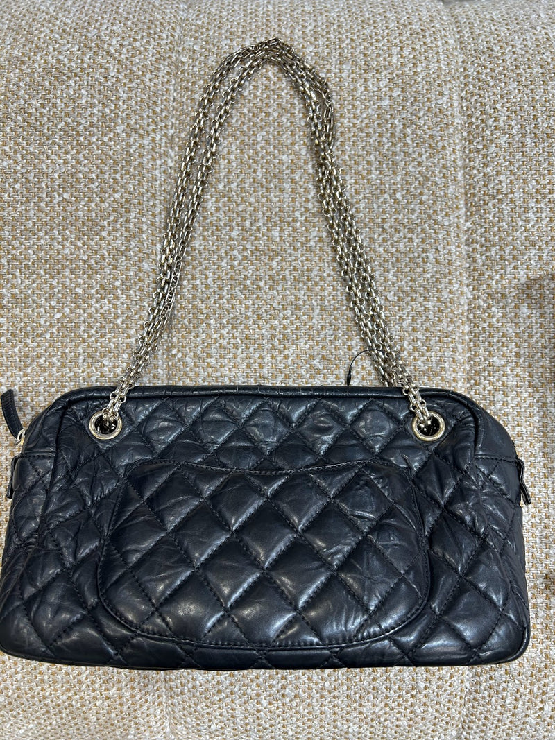 CHANEL チェーンバック