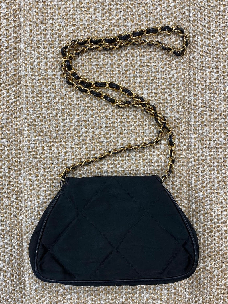 CHANEL ブラック ナイロン ポーチ シャネル ココマーク ナイロン ポーチ ブラック ゴールド金具 31