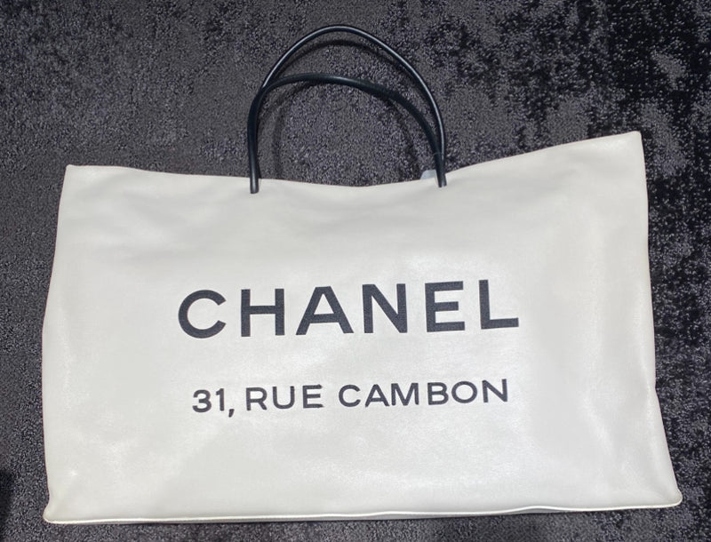 CHANEL レザートートバッグ