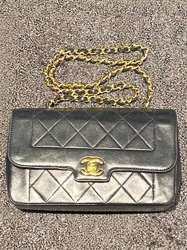 CHANEL チェーンショルダーバッグ