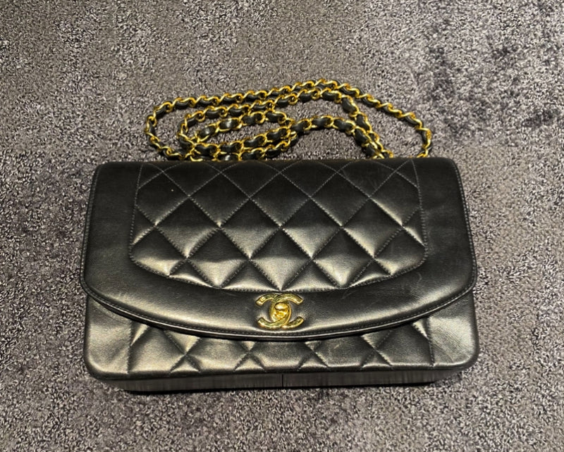 CHANEL ダイアナ25 チェーンショルダーバッグ