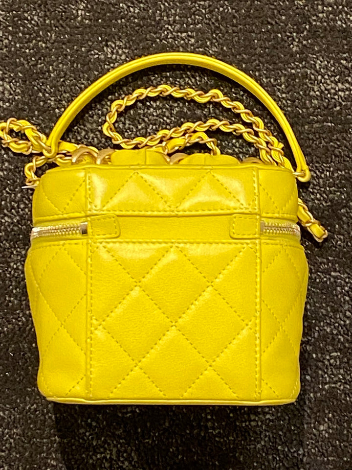 CHANEL チェーンショルダーバッグ イエロー – co&co