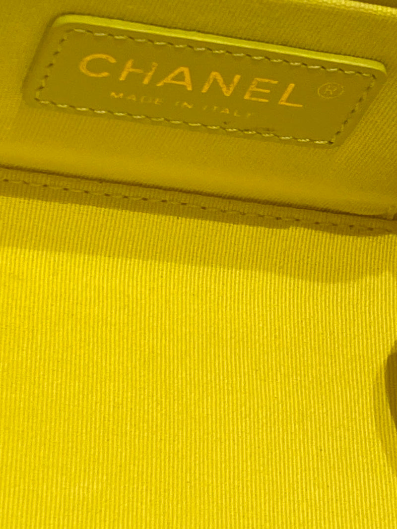 CHANEL チェーンショルダーバッグ イエロー