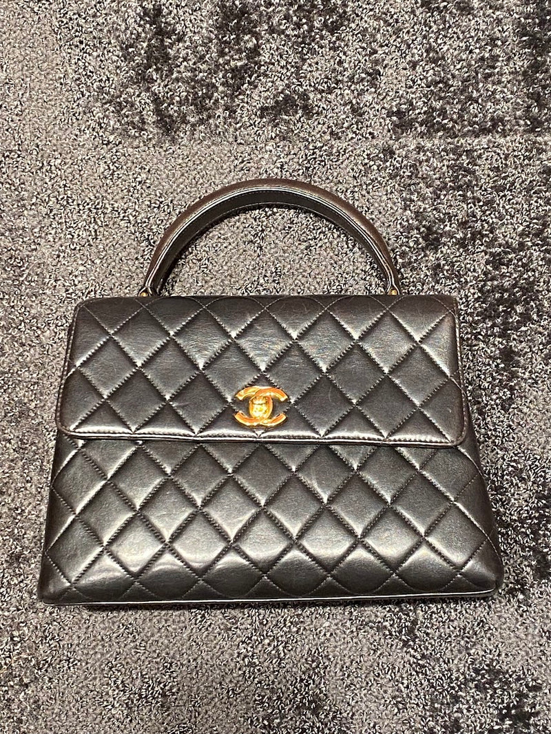 CHANEL ハンドルマトラッセ　ラムスキン