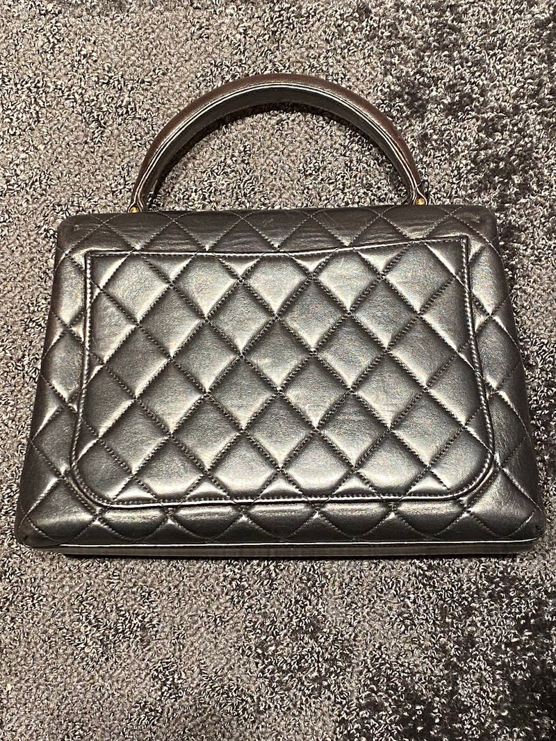 CHANEL ハンドルマトラッセ　ラムスキン