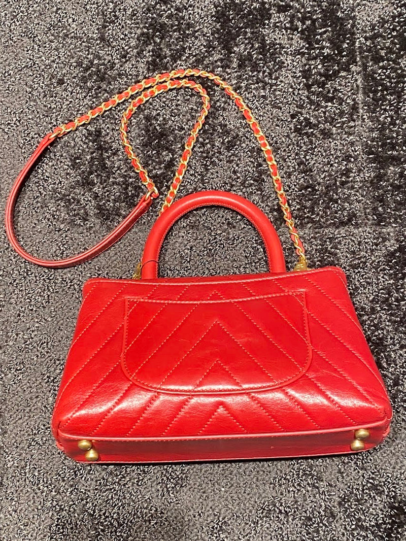 CHANEL ココハンドル2WAY Vステッチショルダーバッグ