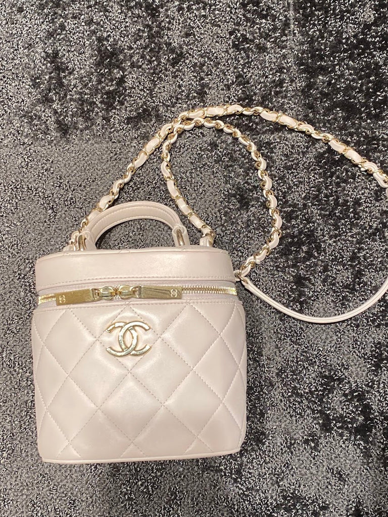 雪の豪奢 CHANEL co&co – ココマークショルダー バニティバッグ バッグ