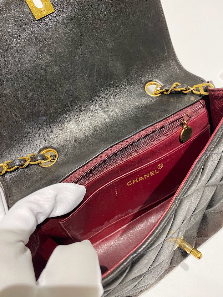 CHANEL チェーンショルダーバッグ　ラムスキン