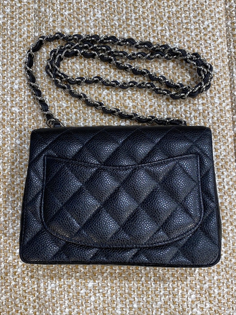 CHANEL ミニマトラッセ ショルダーバッグ キャビアスキン