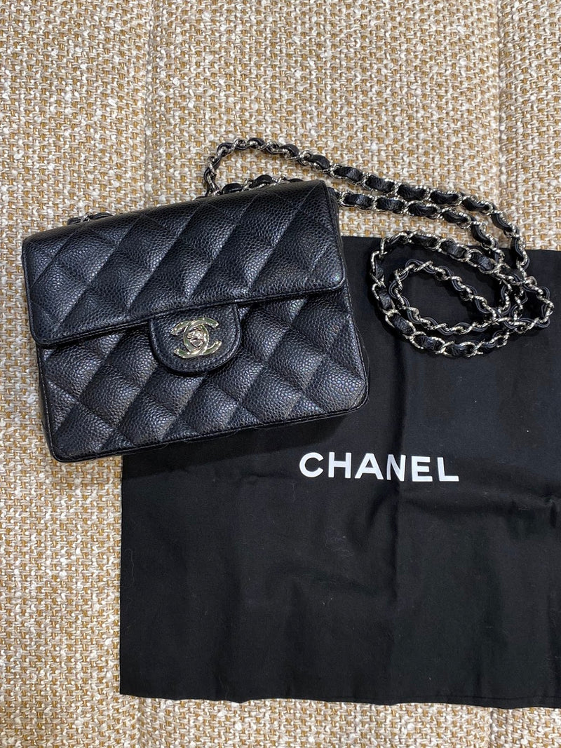 CHANEL ミニマトラッセ ショルダーバッグ キャビアスキン