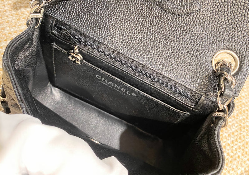 CHANEL ミニマトラッセ ショルダーバッグ キャビアスキン