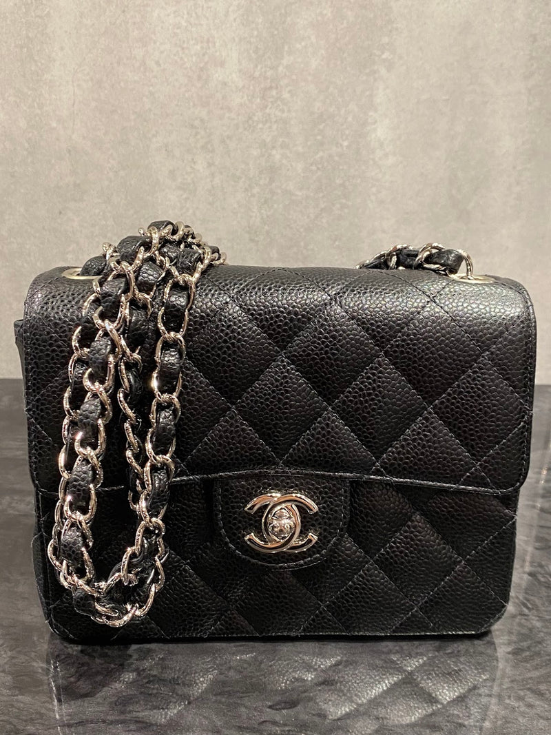 CHANEL ミニマトラッセ キャビアスキン シンプルチェーンバック