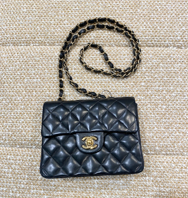 CHANEL ミニマトラッセ チェーンショルダーバッグ