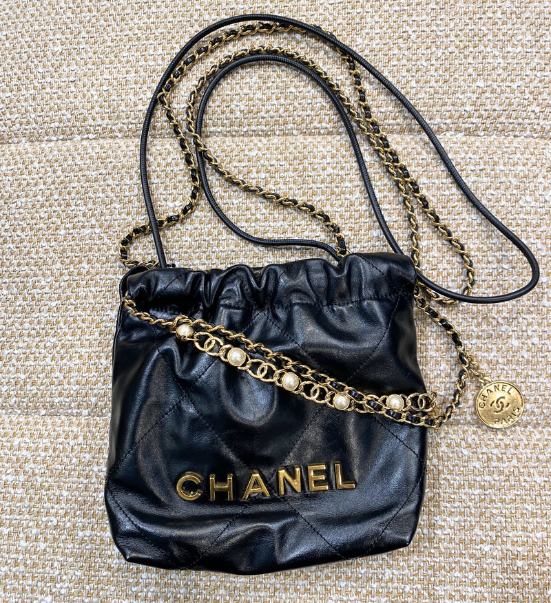 CHANEL22 ミニレザー チェーンショルダーバッグ