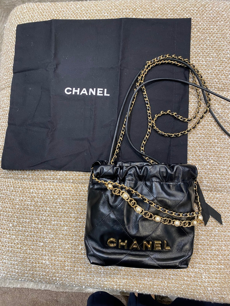 CHANEL22 ミニレザー チェーンショルダーバッグ