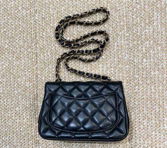 CHANEL チェーンショルダーバッグ ラムスキン