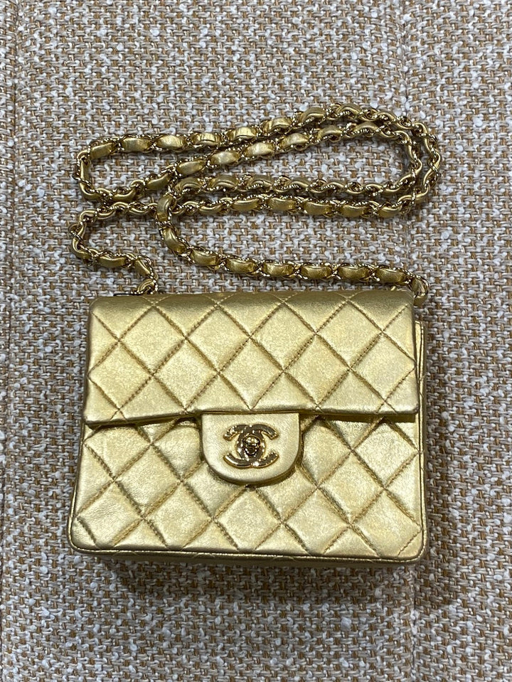 CHANEL シャネル ショルダーバッグ ゴールド - 4500125J0078 CHANEL ゴールドチェーンショルダーバッグ – co&co