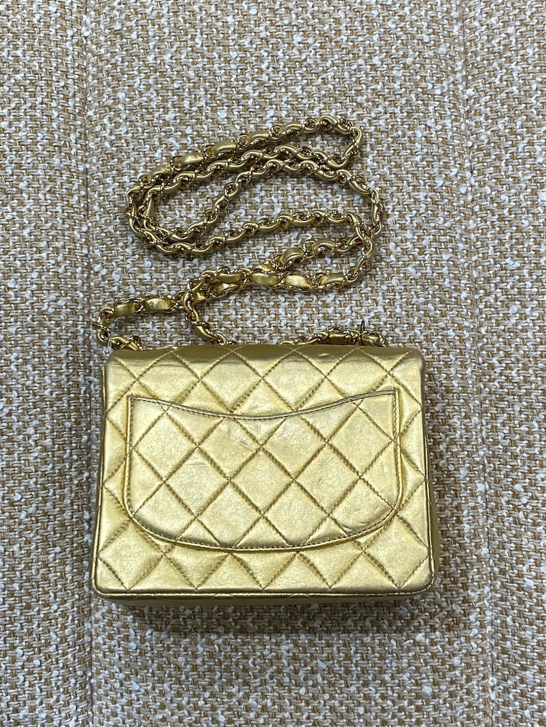 CCゴールド☆ゴールドチェーン ころんとかわいいチェーンバッグ CHANEL ゴールドチェーンショルダーバッグ – co&co