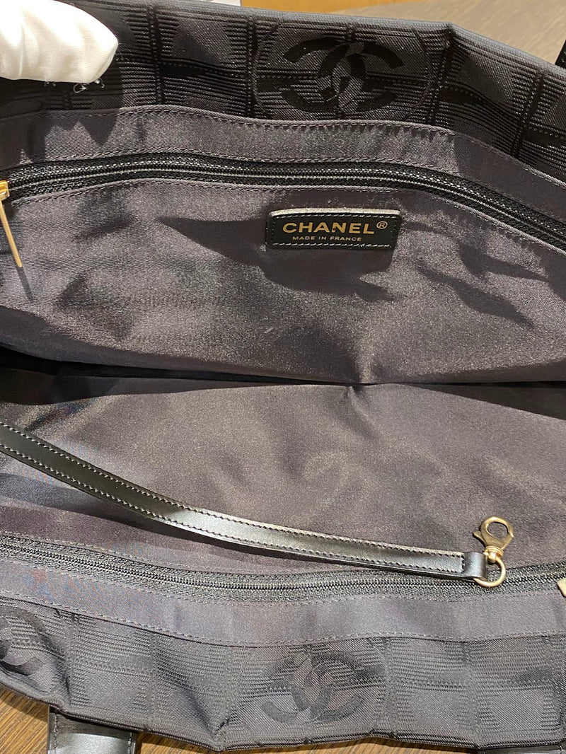 CHANEL ニュートラベルライン トートバッグ