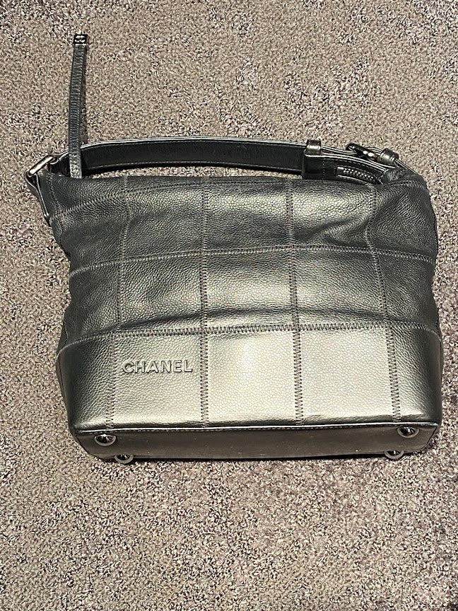 CHANEL レザーチョコバー ワンショルダーバッグ – co&co
