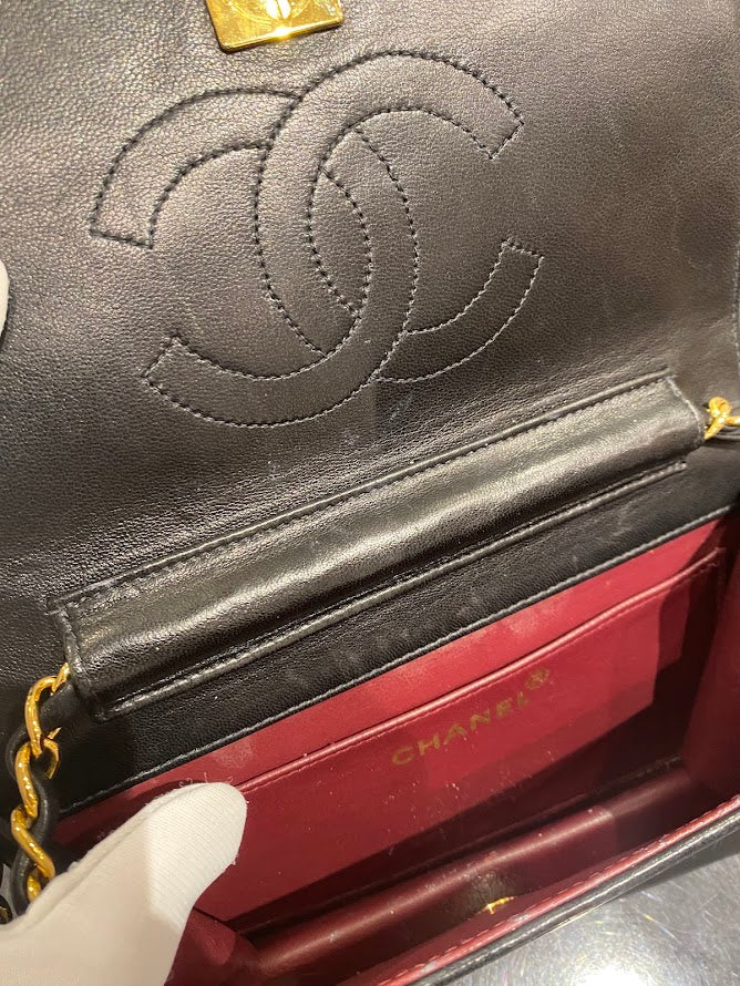 CHANEL　チェーンショルダーミニマトラッセ