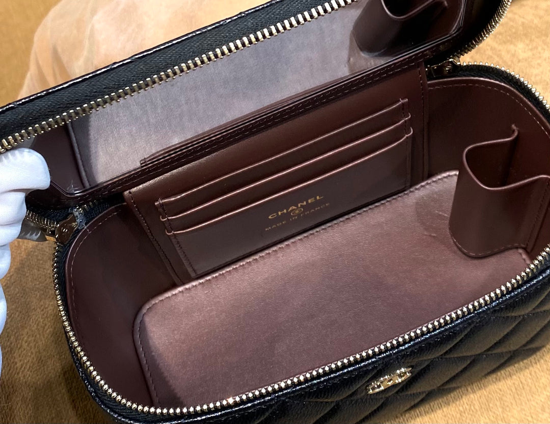 CHANEL バニティ チェーンショルダーバッグ – co&co