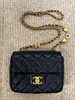 CHANEL ミニマトラッセフラップチェーンバッグ