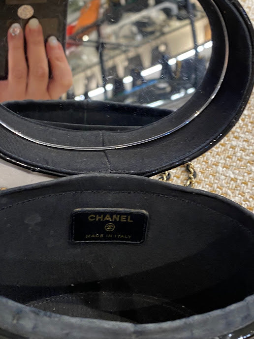 CHANEL バニティチェーンショルダーバッグ