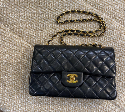 ★決算特価商品★ CHANEL co&co – チェーンショルダーポーチ キャビアスキン 小物