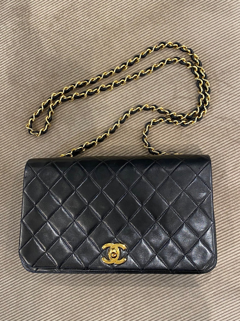 CHANEL チェーンショルダーバッグ