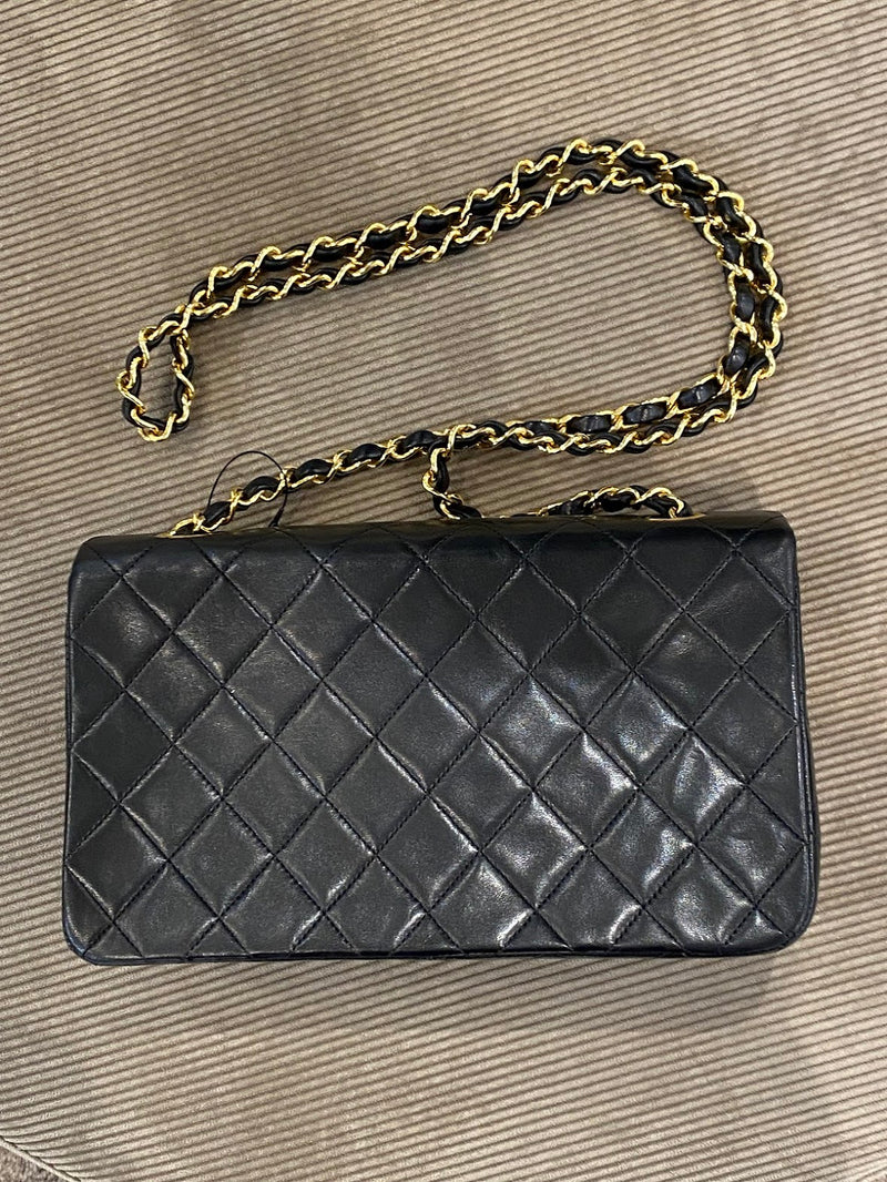 CHANEL チェーンショルダーバッグ