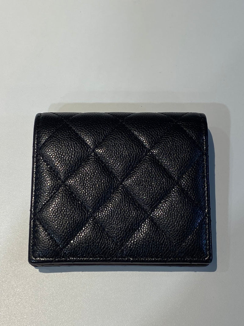 CHANEL クラシック スモールマトラッセ 二つ折り財布