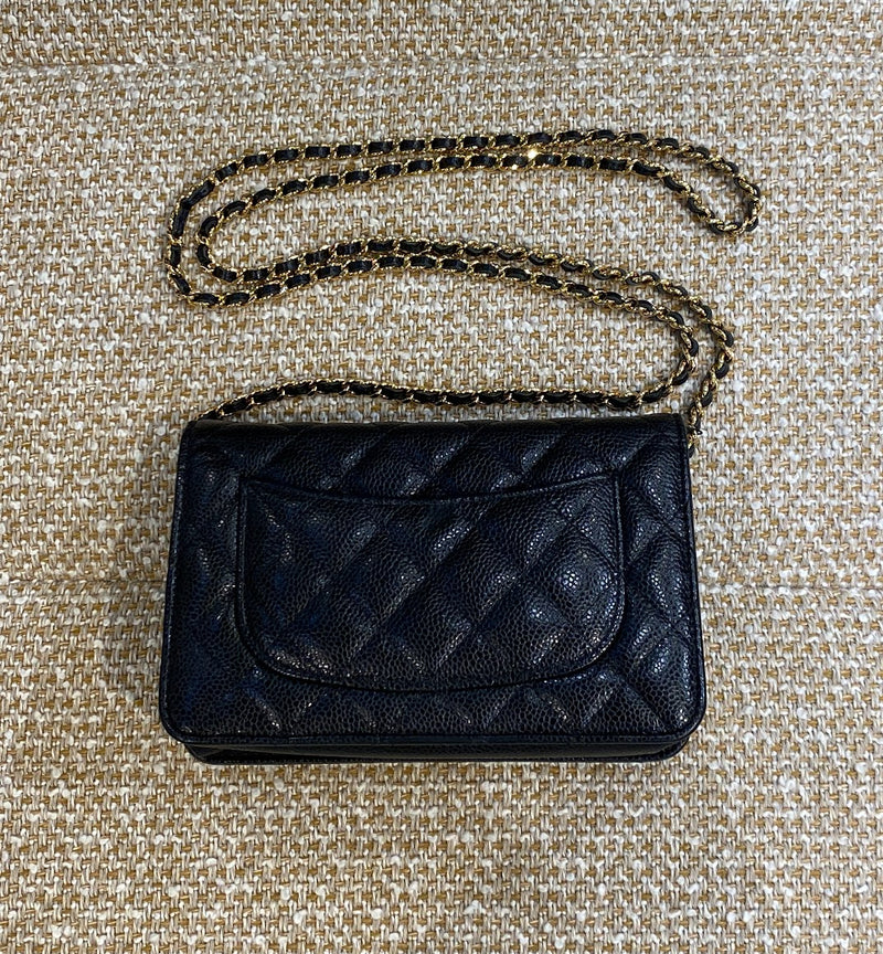 CHANELチェーンウォレットキャビアスキン