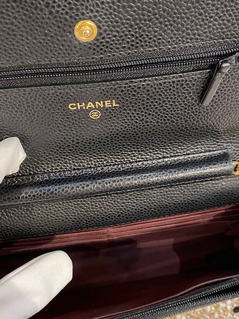 CHANELチェーンウォレットキャビアスキン